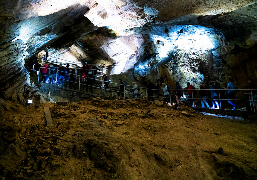 Zwiedzanie Jaskini Bielskiej